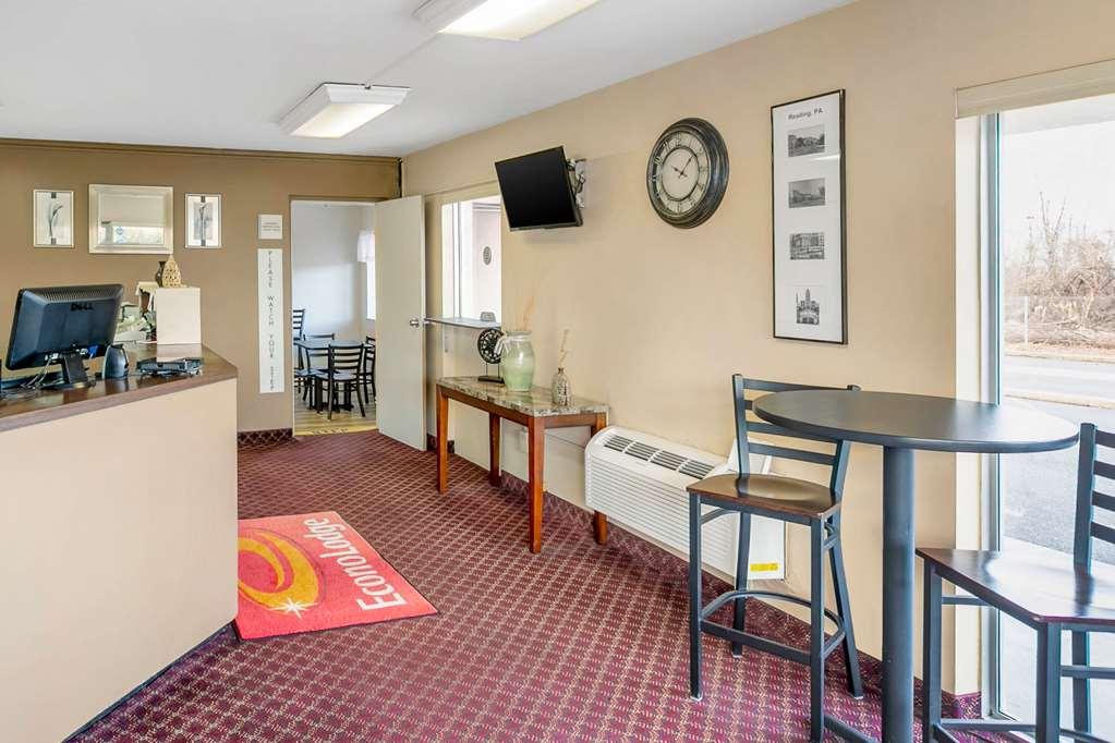 Econo Lodge Northeast Reading Dalaman gambar