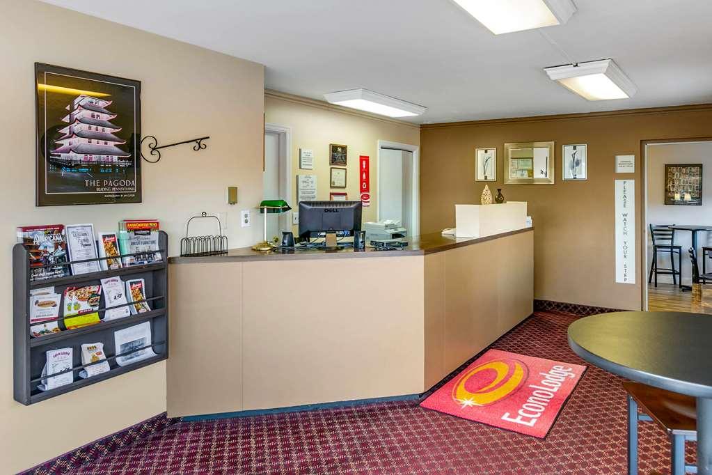 Econo Lodge Northeast Reading Dalaman gambar